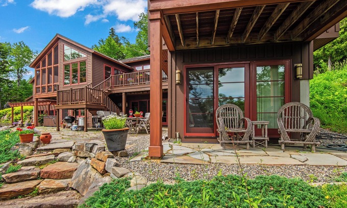Rangeley Casa | Schoolmarm Rock - 450' of private waterfront on Rangeley Lake