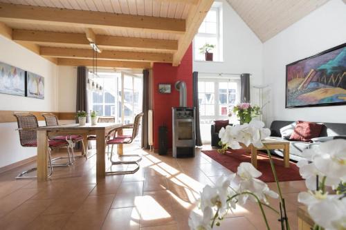 Greetsiel Apartamento | Schwalbennest Greetsiel für bis zu 6 Personen mit Kaminofen, Whirlpool und Sauna - Haustiere herzlich willkommen, nah am Hafen