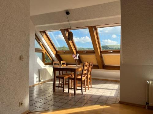 Simmozheim Apartamento | Schwarzwald-Luft 3,5 Zimmer 90qm mit Doppelgarage