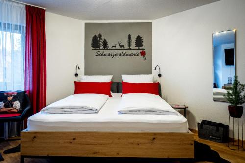 Titisee-Neustadt Apartamento | Schwarzwaldmarie in Titisee mit Badewanne Sonnenbalkon TG-Stellplatz Küche