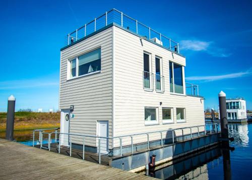 Olpenitz Alquiler De Eote | Schwimmendes Haus - An Bord 1