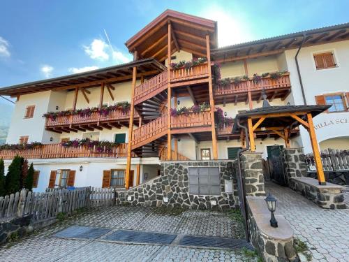 Kastelruth Apartamento | SciliarGuestHouse-due piani parcheggio privato