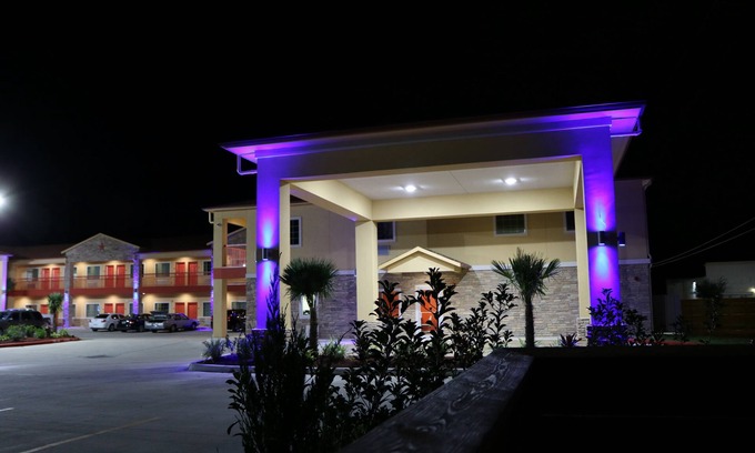 FM 1960 Hotel | Scottish Inn & Suites - IAH Airport