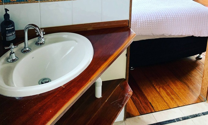 Scotts Head Cabina | Scotts Head Guesthouse