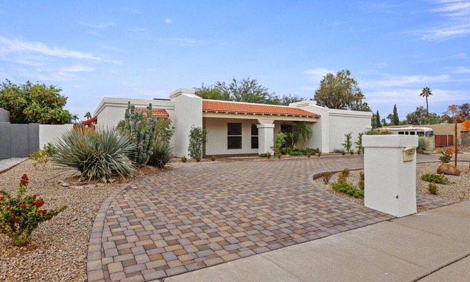 Raskin Estates Casa | Scottsdale Kierland Golf Retreat