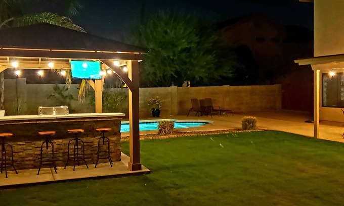 Paradise Valley Village Casa | Scottsdale - Phoenix 5 Bedroom Premium Home: Minutes to Shopping & Kierland!
