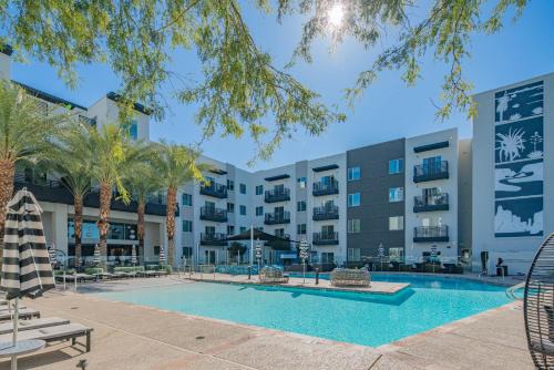 Desert View Village Apartamento | Scottsdale Rodeo - Work-from-Home Retreat - Pool w Views - King Bed - S433