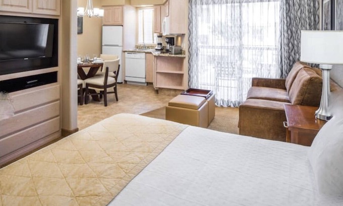 North Scottsdale Complejo | Scottsdale Villa 2 BR Condo with Pool near TPC Golf Course