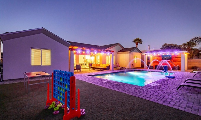 Paradise Valley Village Casa | ScottsdaleStays-9BR/6BA 2022 Luxury Estate – Pool, Spa, Sport Courts, Sleeps 20+