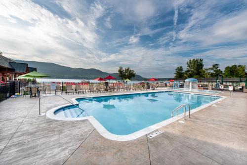 Lake George Complejo | Scotty's Lakeside Resort