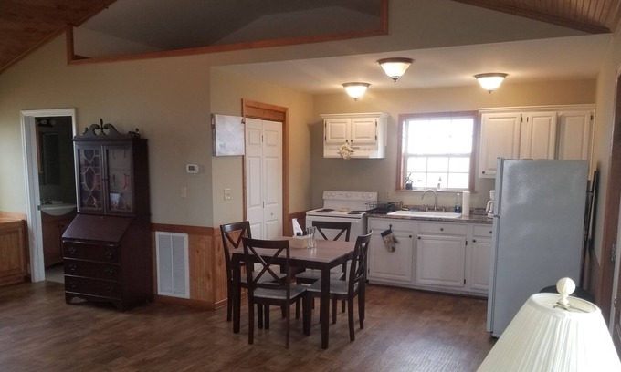 Hobucken Cabaña | Scranton Cottage Bungalow