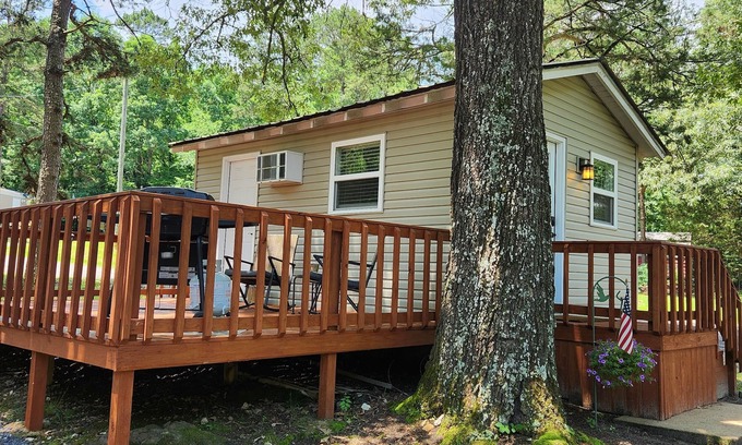 Glenwood Cabina | ScrappyJax Cozy Cabin #4