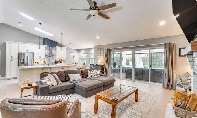 Orlando Casa | Screened Lanai + Fenced Yard: Luxe Orlando Home