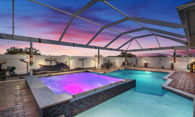 Diplomat Casa | Screened Pool/ spa, Outdoor Kitchen W/ TV's!