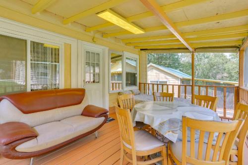 Mongaup Valley Casa | Screened Porch and Fire Pit Cabin Near Bethel Woods