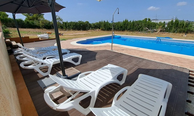 Montroi Apartamento | Se alquila estudio independiente en hermoso chalet.