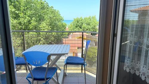 Senigallia Apartamento | SE182 - Senigallia, trilocale fronte mare con balcone e posto auto