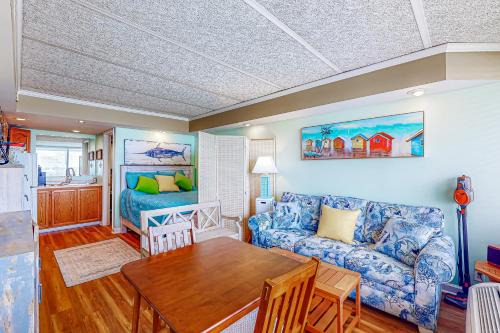 Atlantic Beach Hotel | Sea Alcove
