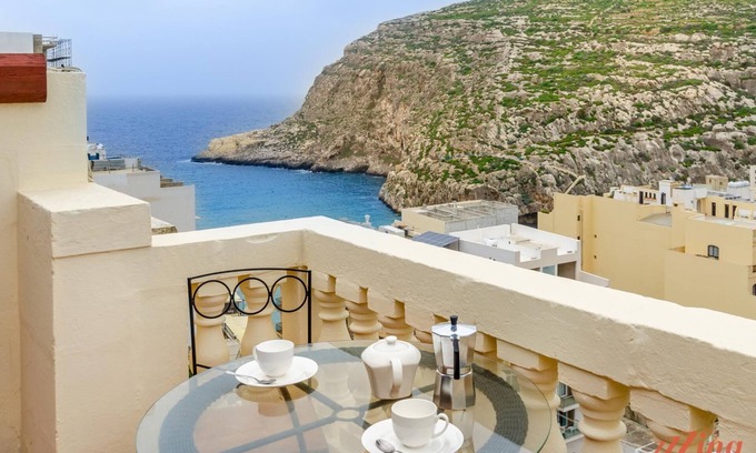 Xlendi Casa | Sea and Cliff Views in a Modern Apt w Terrace