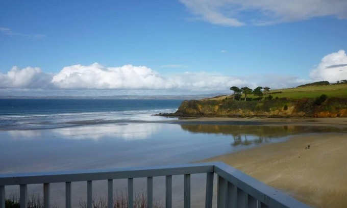 Douarnenez Apartamento | Mar y arena en la gran pantalla