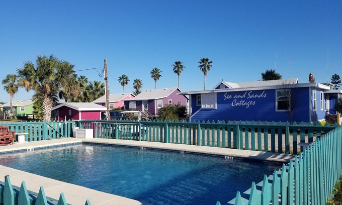 Old Town Cabaña | Sea and Sands Cottages
