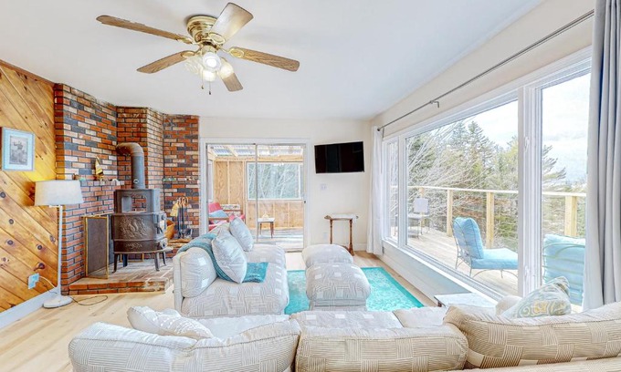 Sebasco Casa | Sea Bell Retreat
