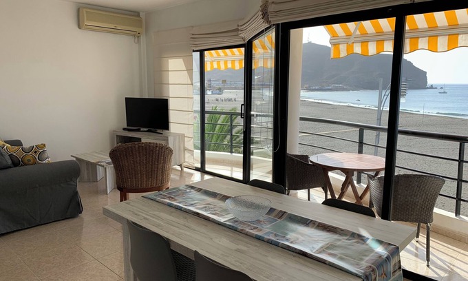 Gran Tarajal Apartamento | Apartamento Brisa Mar en primera línea de playa con vistas privilegiadas