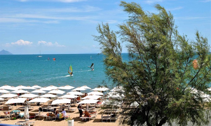 Formia Apartamento | Sea breeze beachfront flat