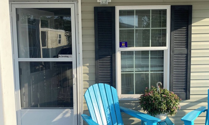 Bayshore Gardens Cabaña | Sea Breeze Cottage