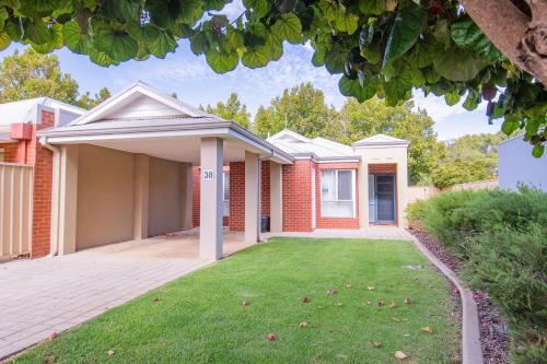 Broadwater Casa | Sea Breeze Family Retreat at Cape View Resort