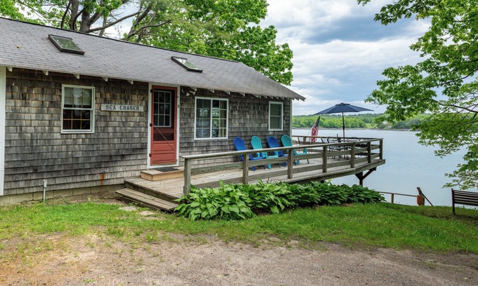 Brunswick Cabaña | Sea Chaser Cottage - Perfect getaway for those drawn to the sea