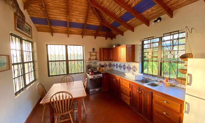 Calibishie Cabaña | Sea Cliff Cottages