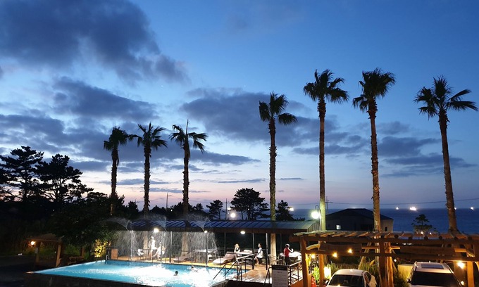 Aewol Hotel | Sea Cliff Hotel Jeju