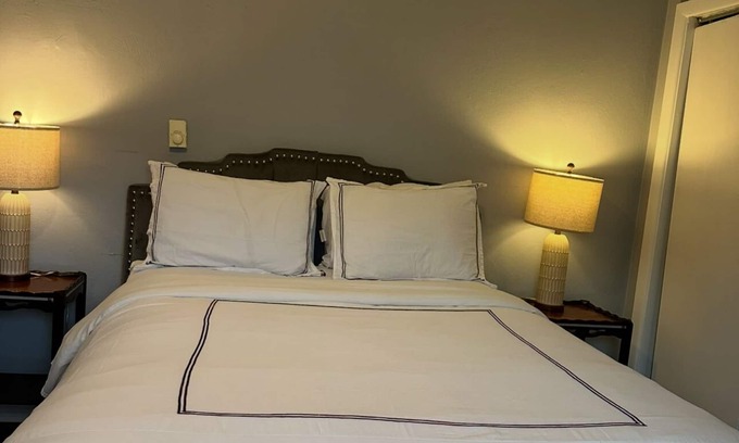 Cottage Line Apartamento | SEA-clusion4 cozy apartment across the street from the beach