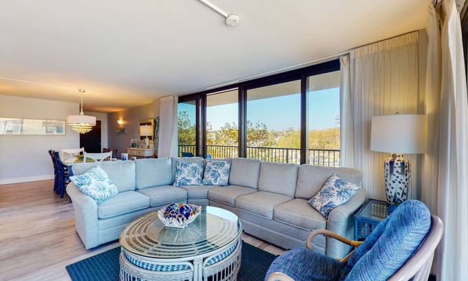 Bethany Beach Condominio | Sea Colony Ocean 2nd floor condo w/ elevator, gym, and free WiFi