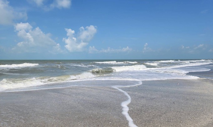 Rotonda West Villa | "Sea Cottage" 3 bedroom 2 bath cozy retreat with smart 65in TV