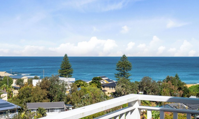 Copacabana Casa | "Sea & Easy" – Ocean Views & Walk to Shops