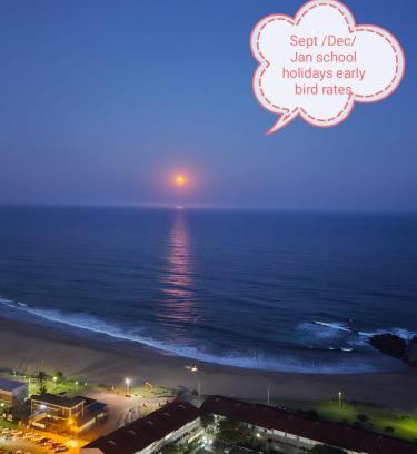 Kingsborough Apartamento | Sea facing apartment 1703 on High Tide Amanzimtoti