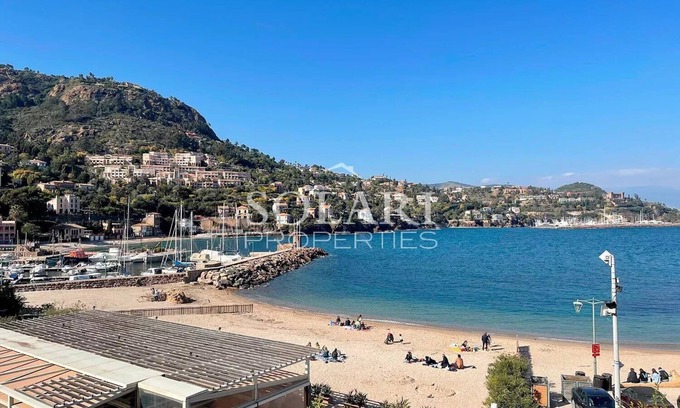 Theoule-sur-Mer Apartamento | Sea front apartment in Theoule - 4 people