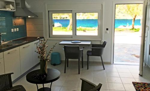 Mpoufalo Apartamento | Sea Front Studio - Porto Buffalo - Evia