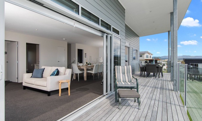 Mangawhai Heads Cabaña | Sea It All On Devon - Mangawhai Holiday Home