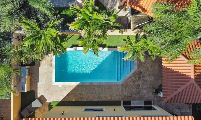 Gold Coast Villa | Sea La Vie by Bocobay | Villa in Luxury Resort