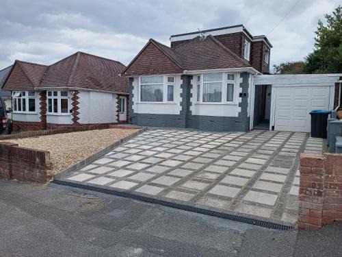Poole Casa | Sea La Vie