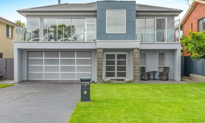 Culburra Beach Casa | Sea La Vie - Pet Friendly with Fireplace and Swimming Pool & Spa