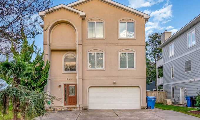 Croatan Beach Casa | Sea La Vie Retreat – Just a 3-Minute Walk to the Beach