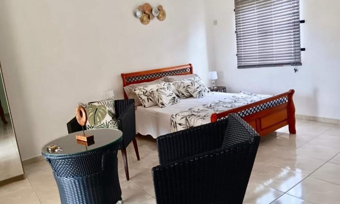 Calodyne Casa | Sea La Vie Villa Amaillys Grand Gaube 5 minutes walk to the beach & amenities