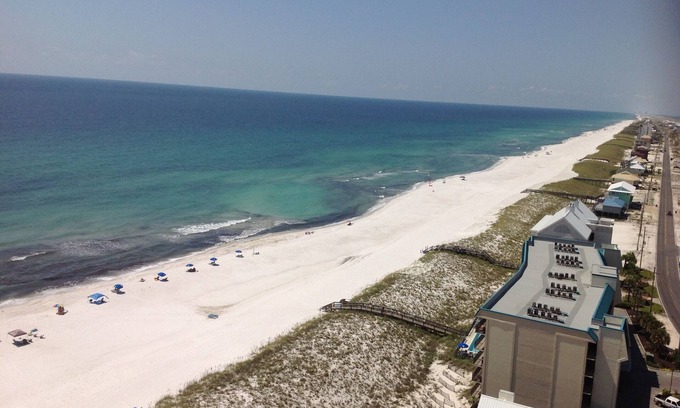 Navarre Beach Condominio | Sea Oats 4 Bedroom Condo by RedAwning