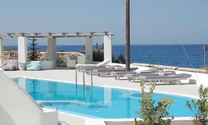 Kamari Hotel | Sea paradise villas
