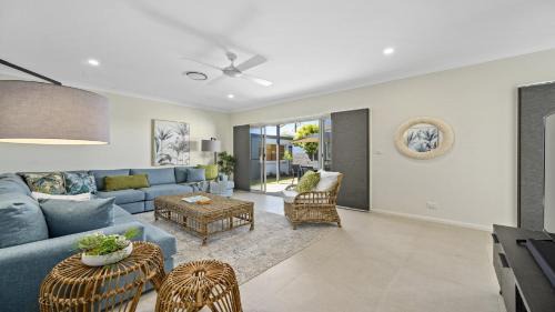 Sawtell Casa | Sea Pine Cottage and Studio - Beach & village central, Family, Sleeps 8