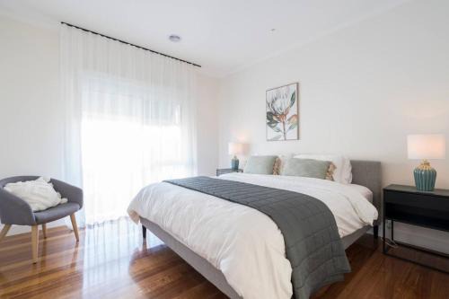 Dromana Casa | Sea Quinn Escape - Steps to Dromana Beach and Dining